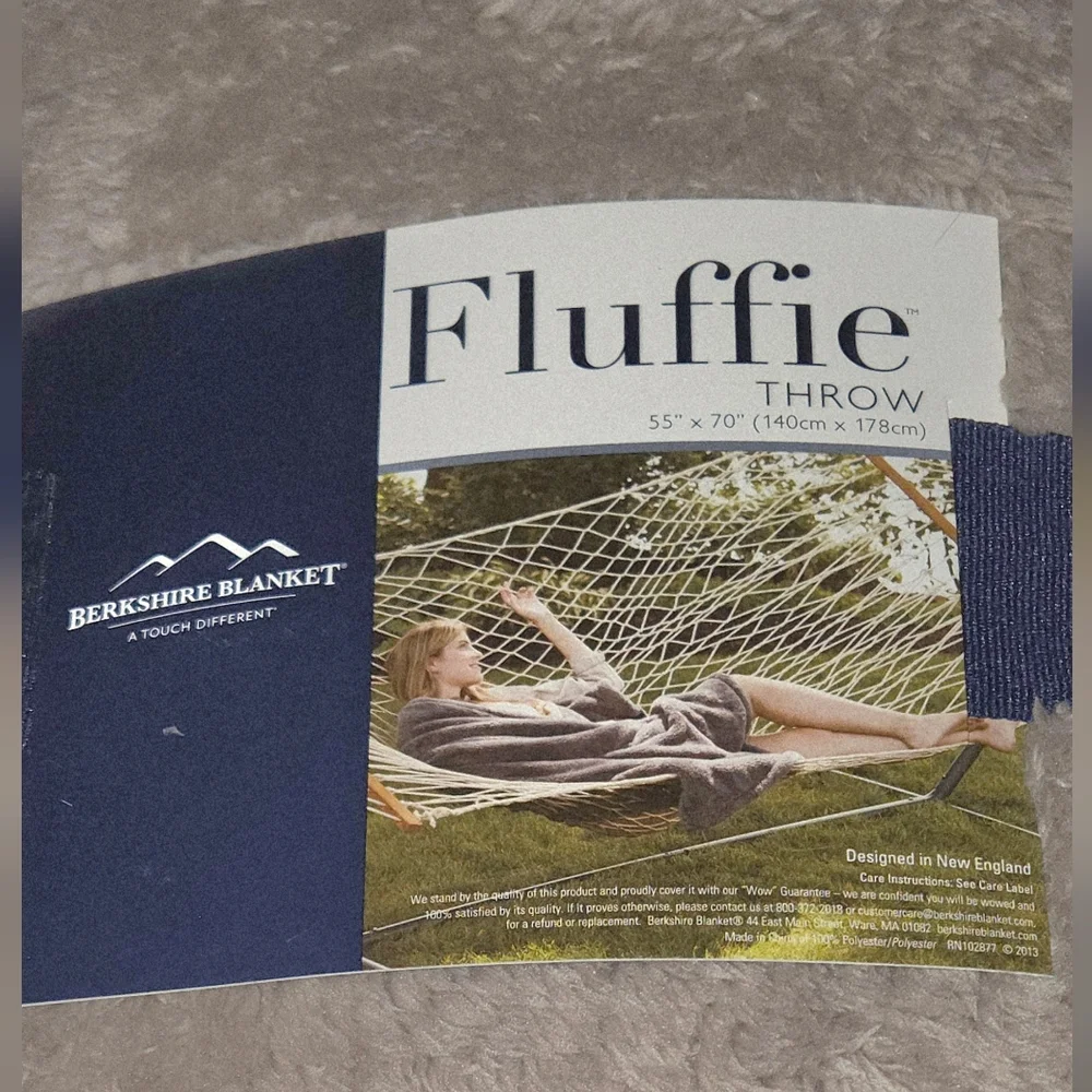 Berkshire Fluffie Tan Beige Throw Blanket 55x70 New